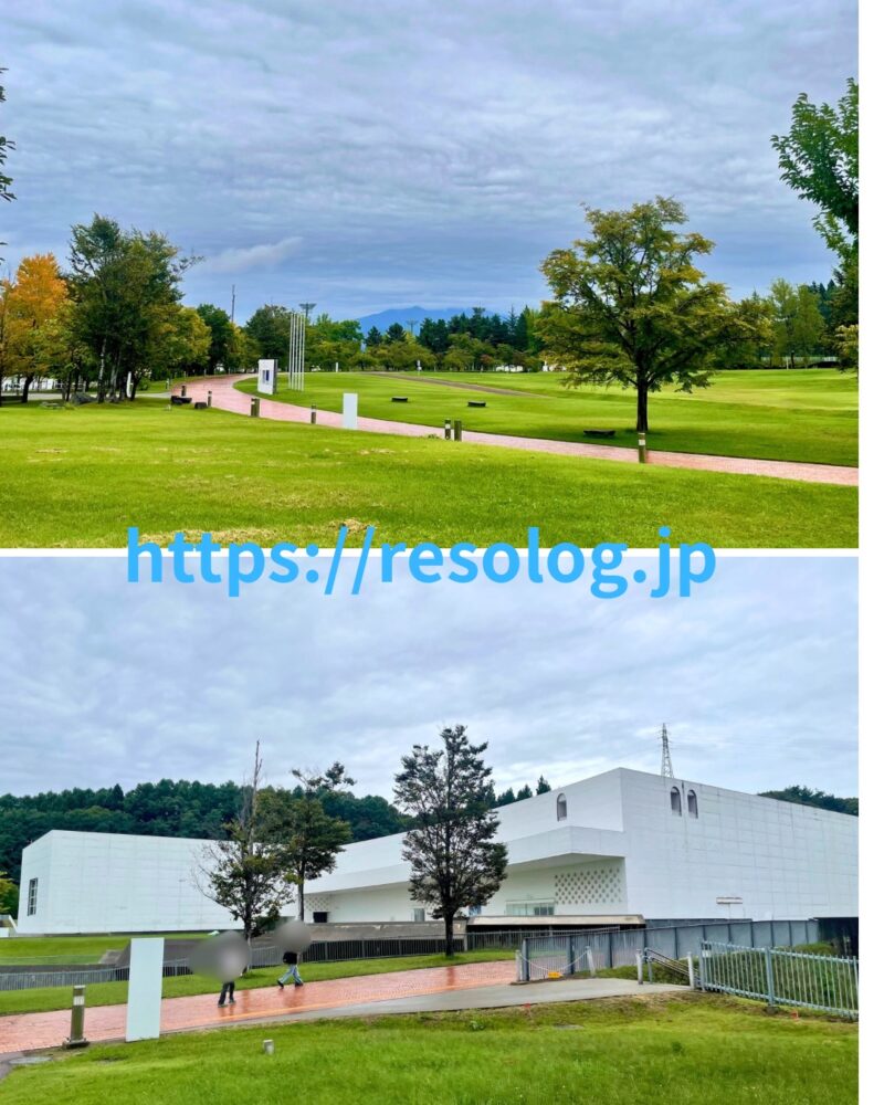 青森県立美術館前の庭園